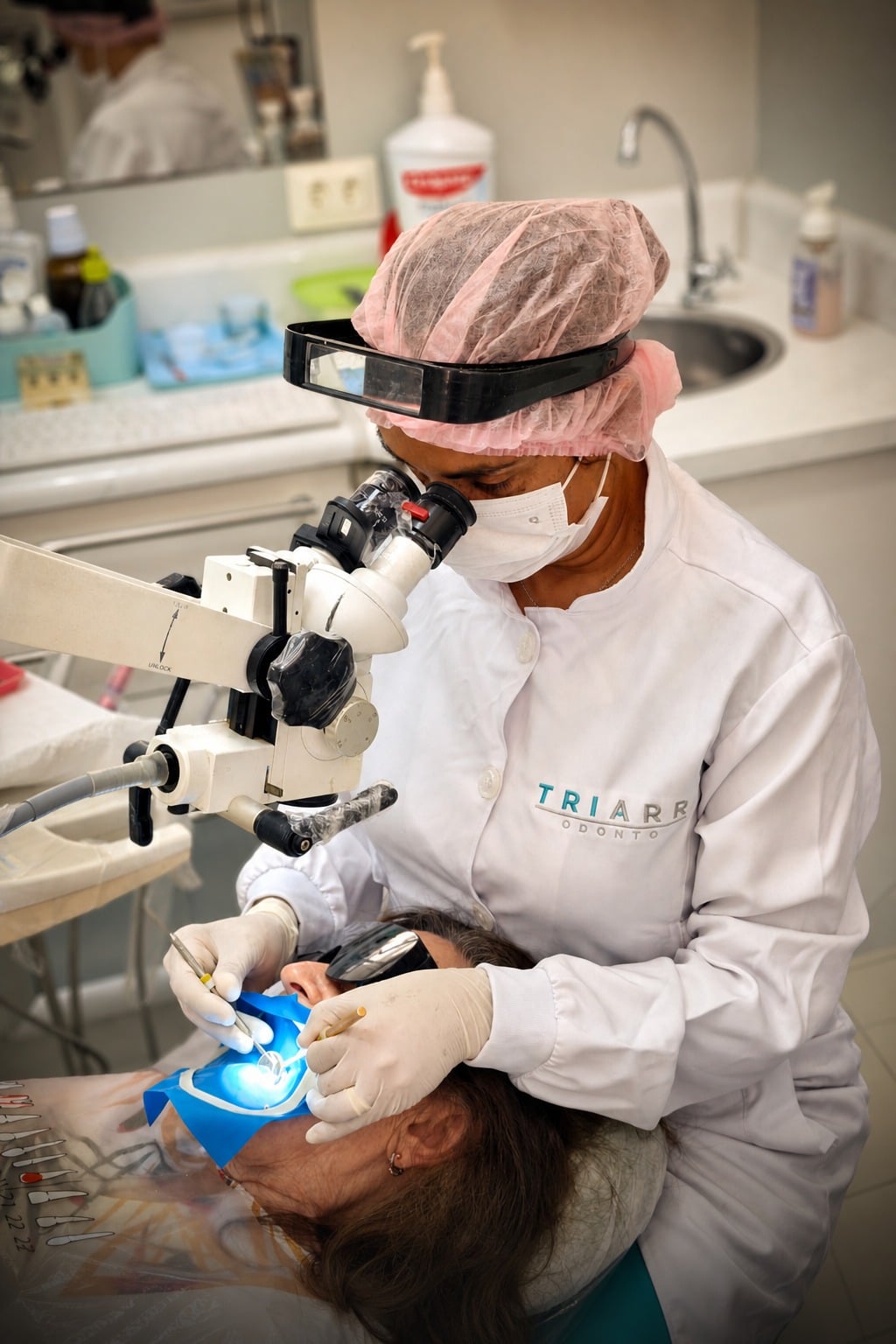 Cada procedimento é precedido de estudo, planejamento e preparo. O que parece simples é resultado de anos de experiência e dedicação a cada detalhe.
A Dra. Jacqueline faz cada atendimento com a precisão que seus pacientes já conhecem. 🤍

#TriarrOdonto #Copacabana #Endodontiamicroscópica #Odontologia